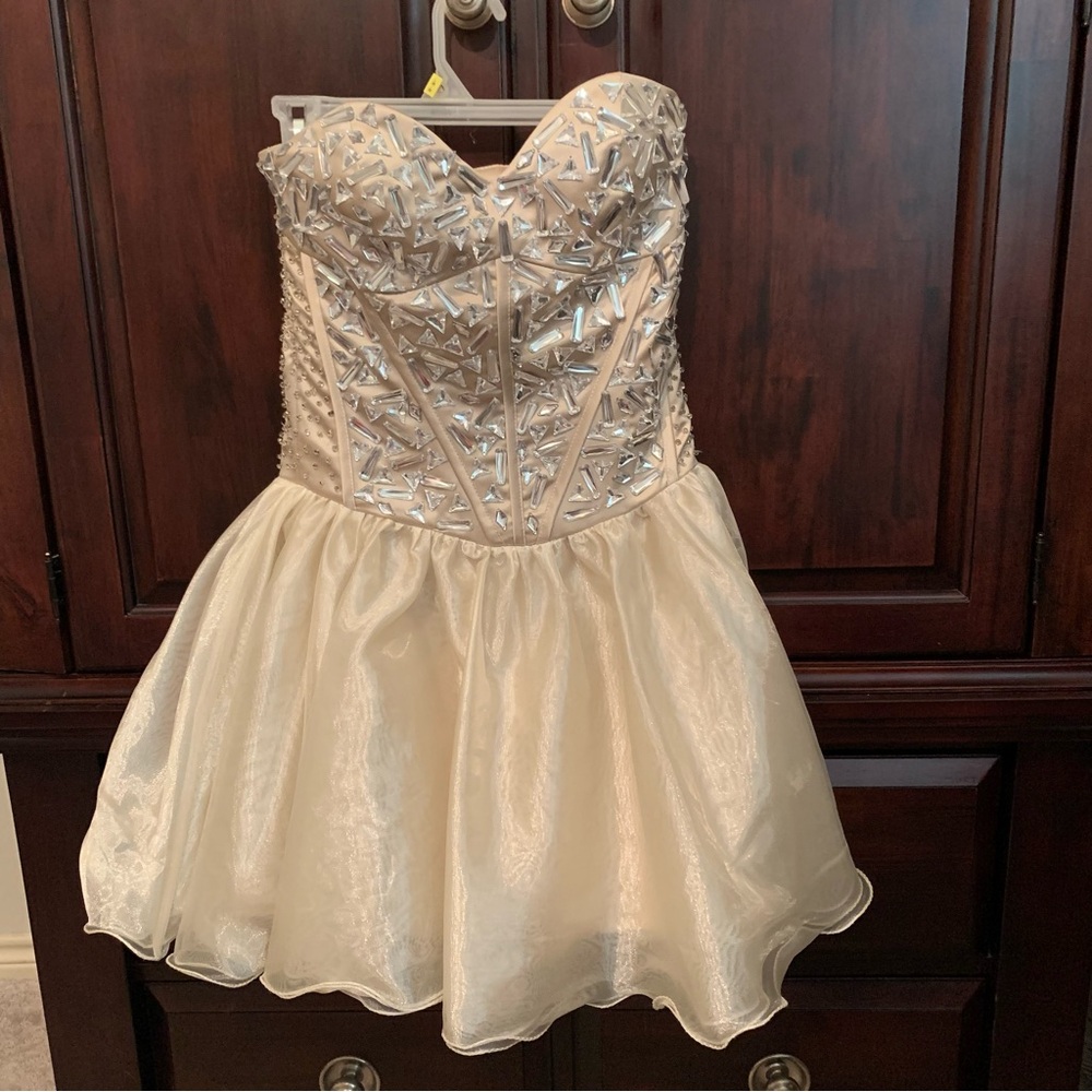 Embellished strapless dress